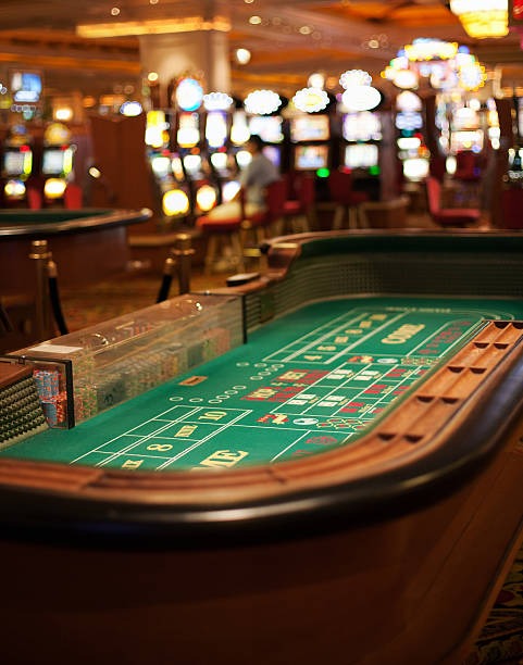 rvip5 platform showing sportsbook, live dealer, slots, and esports sections on mobile